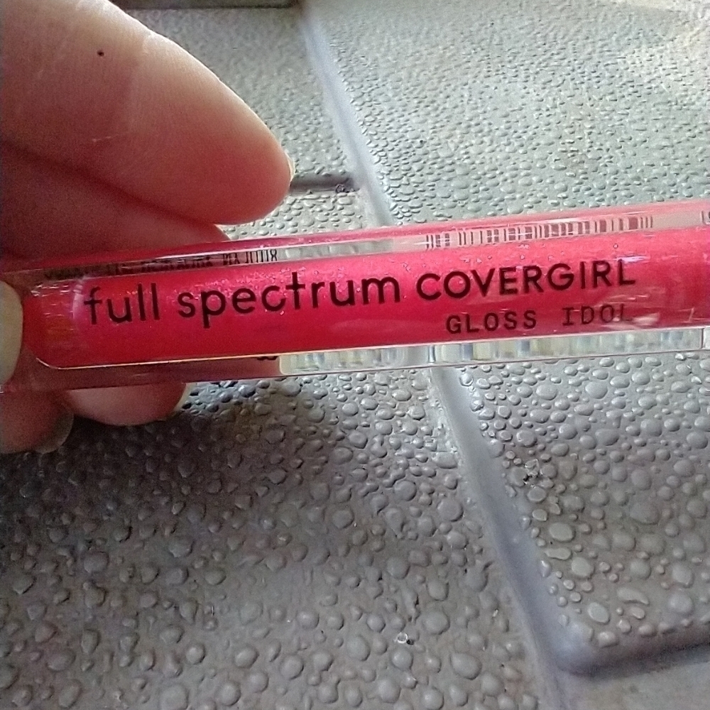 CoverGirl full spectrum gloss idol yasss fs137